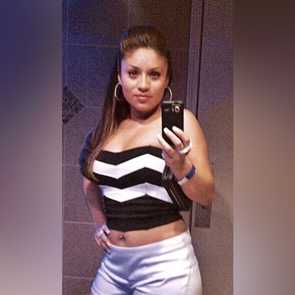 Forever 21 Chevron Pattern Bustier Crop Top - Picture 5 of 6